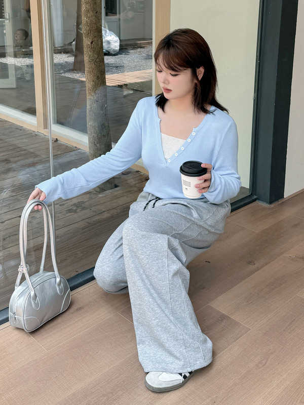 伊诺大码女装修身显瘦假两件百搭上衣2025秋清新撞色打底衫323043|undefined