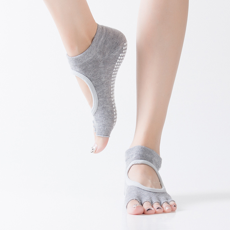 Short summer non-slip socks for yoga