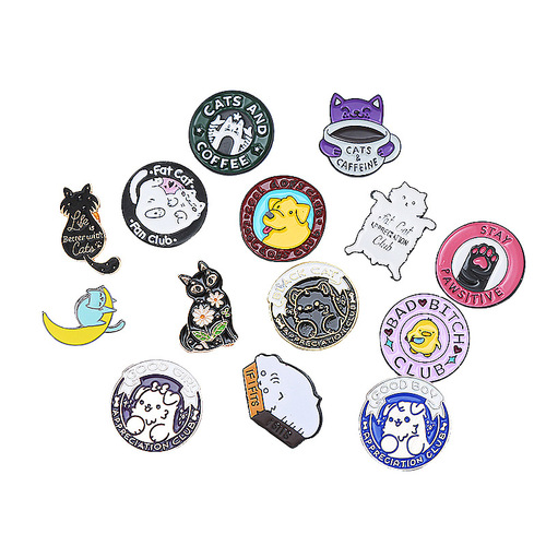 Cartoon brooch animal cat club round badge cute cat alloy pin jewelry creative clothing accessories
