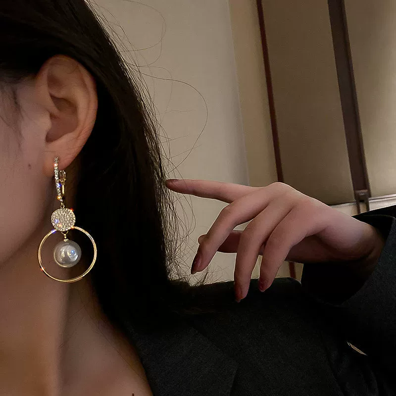 Серебряная игла, длинные серьги с жемчугом, простой и элегантный дизайн, стиль легкой роскоши, облегающие