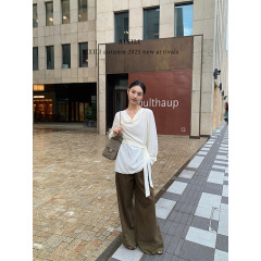 爱西里2025秋法式高级感气质挂脖飘带荡领宽松长袖衬衣女A1387