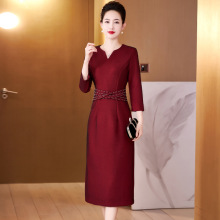 2023年新款高端大气年轻妈妈婚礼重工钉珠喜婆婆晚宴装礼服连衣裙