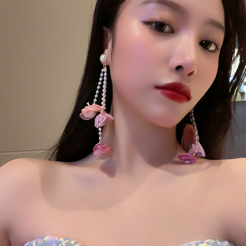 Fashion Pearl Flower Tassel Long Pendent Earrings Wholesale Nihaojewelry display picture 1