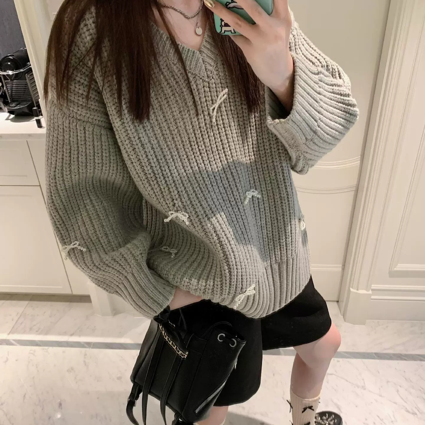 绵羊绒珍珠蝴蝶结羊毛针织衫女秋冬显瘦韩系通勤粗条毛衣减龄上衣