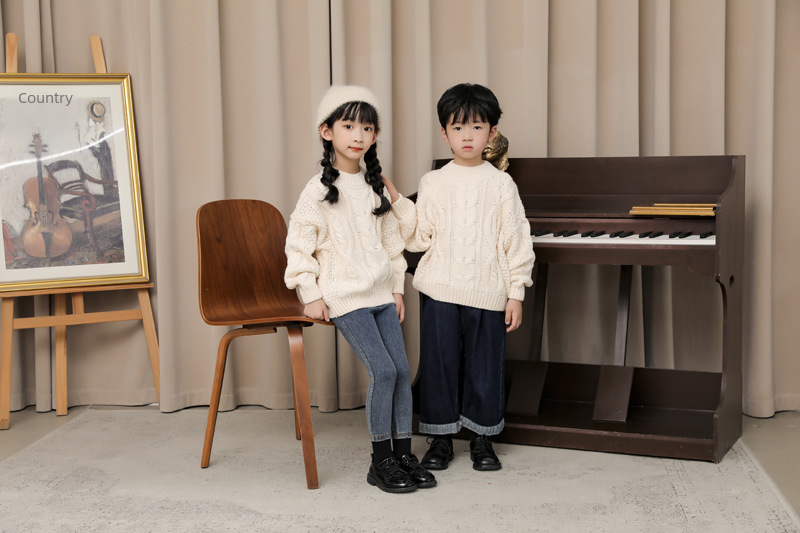 Family of three or four Family photo Parent-Child outfit Family-Child outfit Mother-child Parent-Child outfit Autumn and winter thickened twist sweater