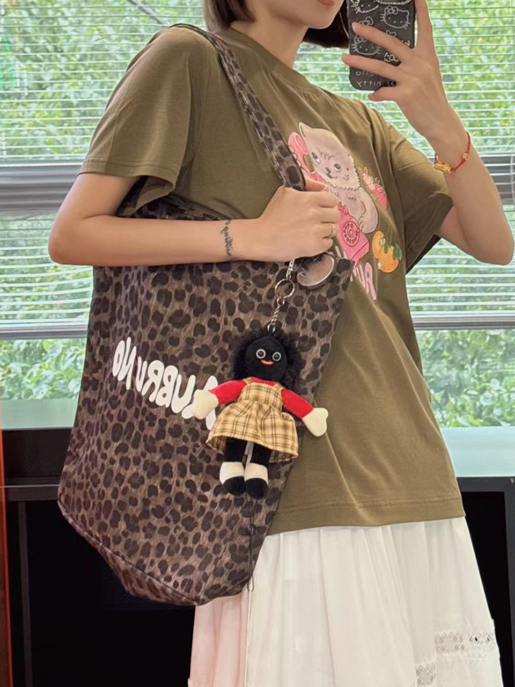 2024 Autumn/Winter Casual Versatile Canvas Panther Pattern Shopping Single Shoulder Handbag Underarm Bag New Trendy_voghion.com
