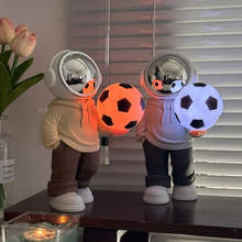 新款世界杯足球潮人手捧夜灯便携桌面七彩发光礼物无线蓝牙音箱