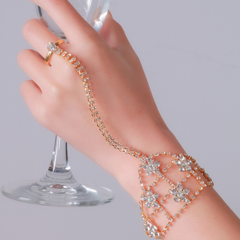 Cross-border Hot Selling Finger Bracelet Exquisite Fashion Bracelet Ring One Chain Women's Daily Commuting bracelet