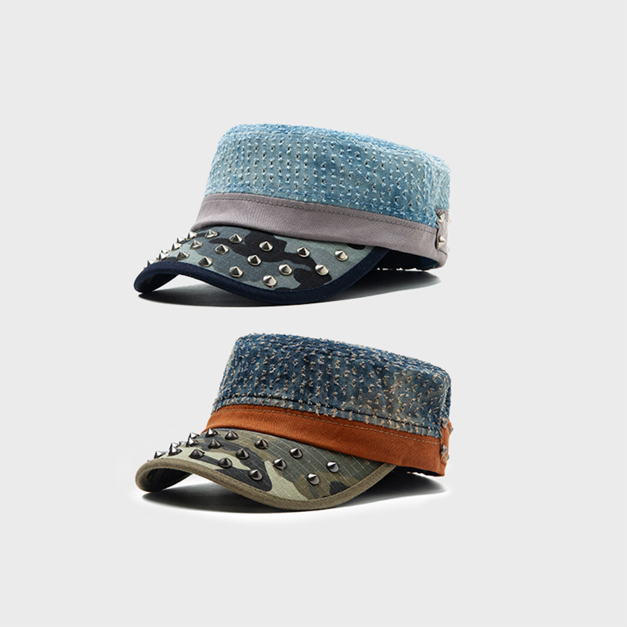 Cappellino hip hop vintage con testa di leopardo e borchie_voghion.com