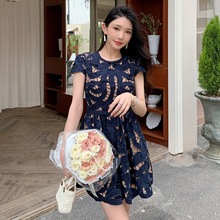 新款女装藏蓝色棉布激光绣花蝴蝶结短袖圆领短款连衣裙时尚小洋装