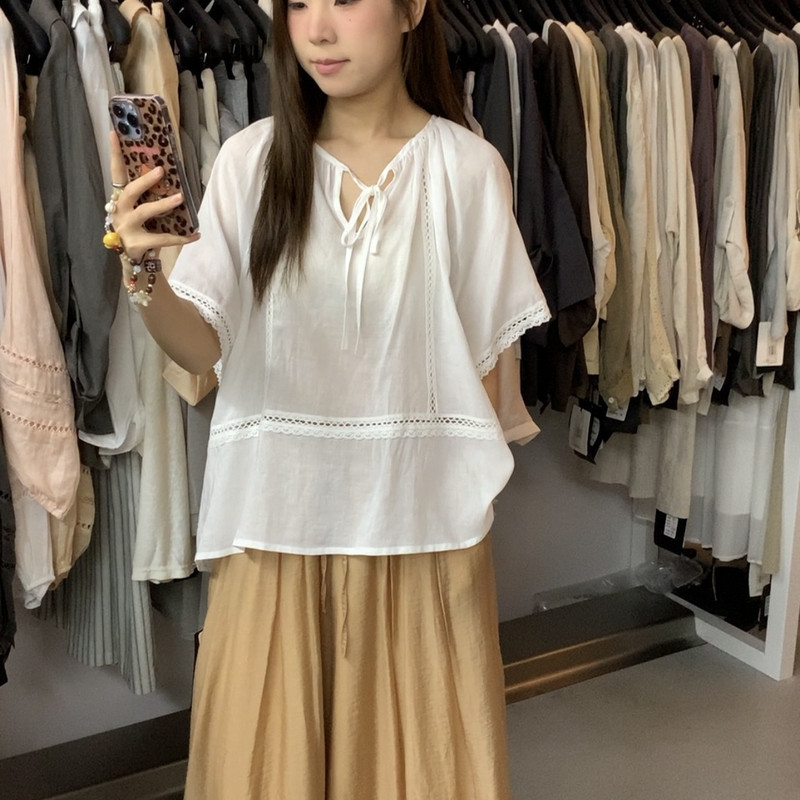 Ulour/U Series - Heavy-Duty Lace Patchwork Blouse with Rich Details and Texture (Contains Linen) 88072