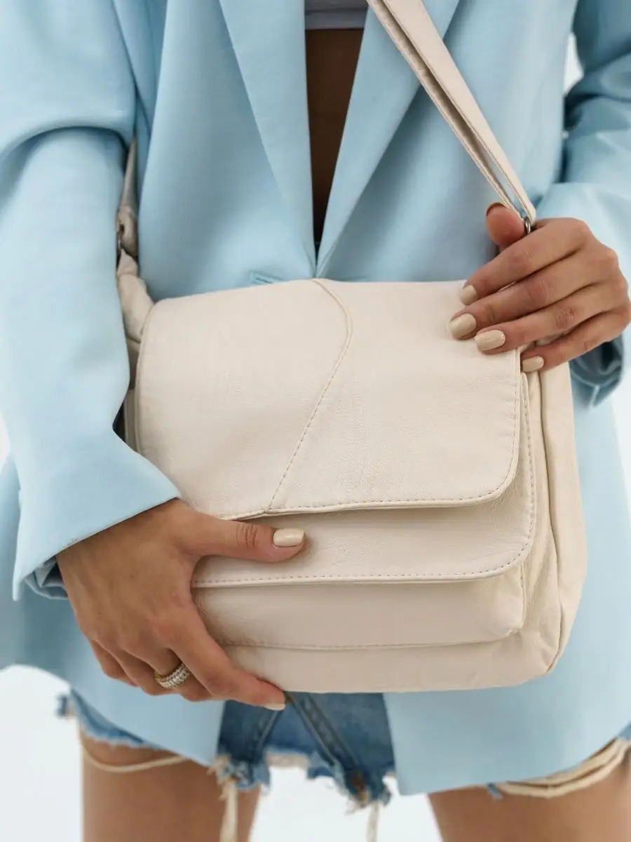Borsa a tracolla da donna alla moda capiente e spaziosa_voghion.com