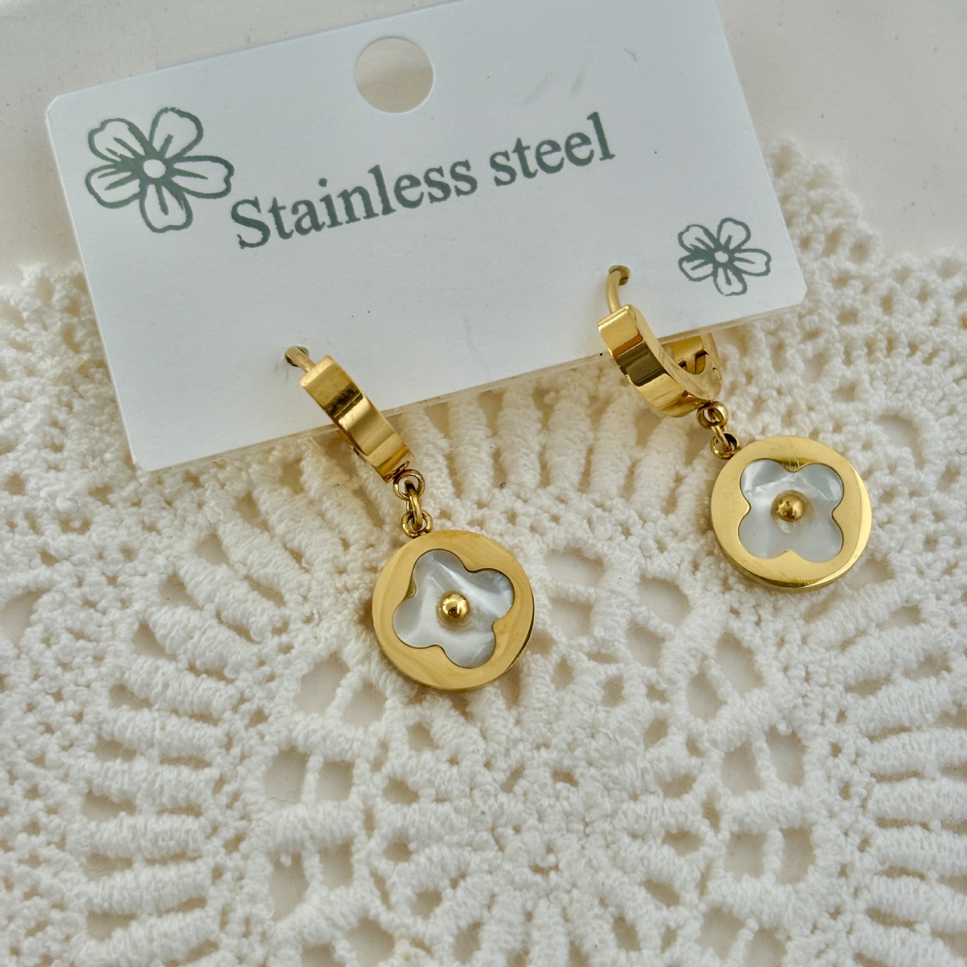 Single Flower earrings