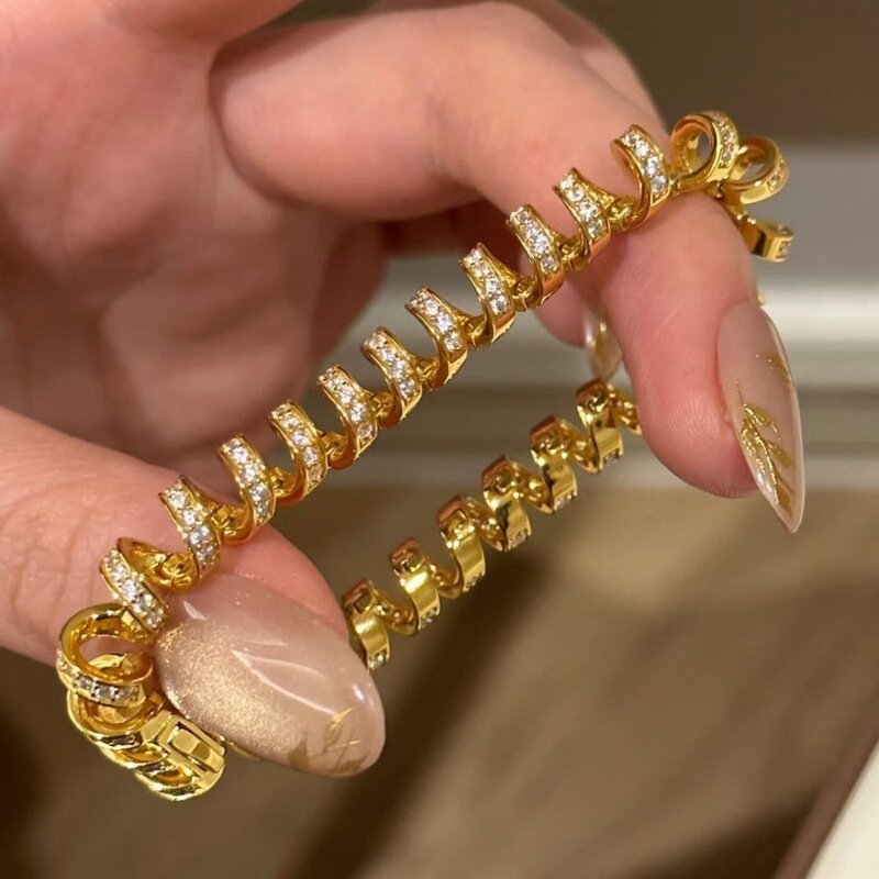 Wei Xue の同じスタイルの金メッキ電話線ハンドジュエリー女性用レトロ多用途ハイエンドホットスタイルファッション卸売|undefined