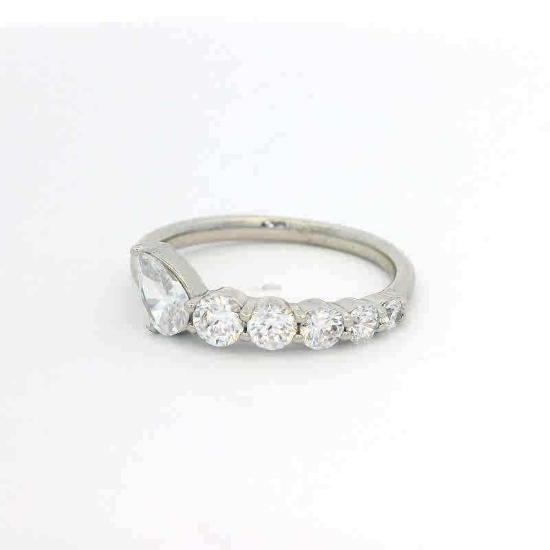 Xuping lujo ligero anillo de gemas artificiales de moda femenina personalidad de moda sexual articulaciones anillo de cola anillo de bodas fina anillo de mosaico al por mayor