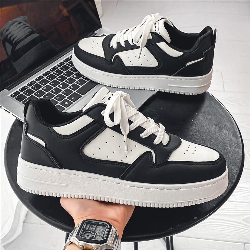 Zapatos de hombre primavera zapatos blancos 2026 ventilados nuevos zapatos de suela gruesa coreana de moda zapatos deportivos o casuales para estudiantes