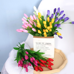 Qilai メーカー卸売模擬花束マグノリアのつぼみ小さなチューリップ花オランダの森の花輪フラワーアレンジメント小さな装飾品