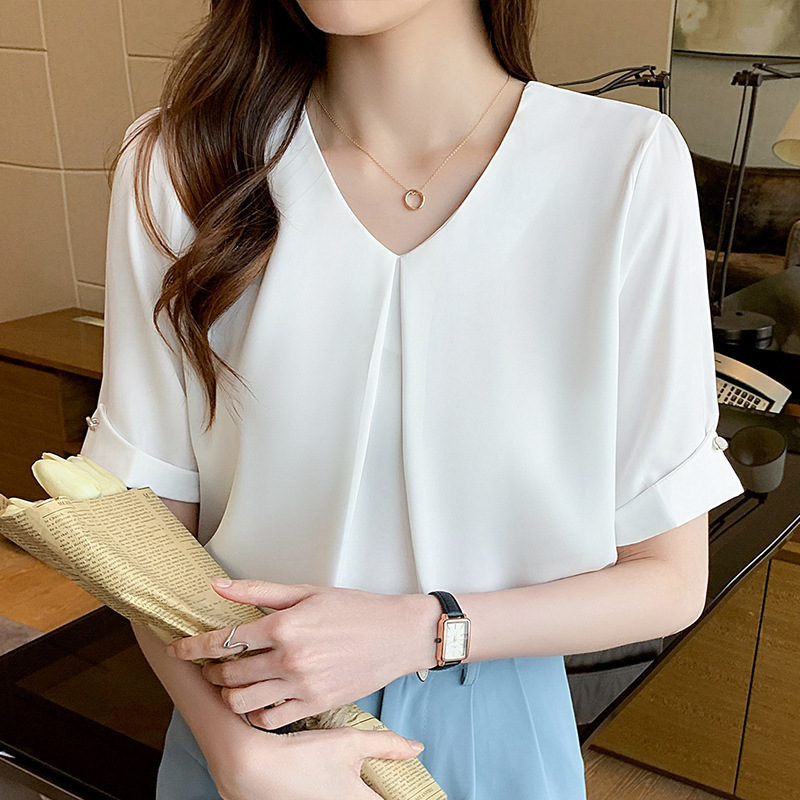 New French style shirt Women's V-neck design short sleeve niche summer loose Japanese style all-match T-shirt satin casual top New French style shirt Women's V-neck design short sleeve niche summer loose Japanese style all-match T-shirt satin casual top