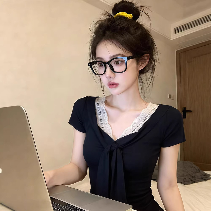 2026 Summer New Style Fake Two-Piece T-Shirt for Women with V-Neck Lace Bow Tie Short Sleeves and Elegant High-End Feel Top 2026 Summer New Style Fake Two-Piece T-Shirt for Women with V-Neck Lace Bow Tie Short Sleeves and Elegant High-End Feel Top