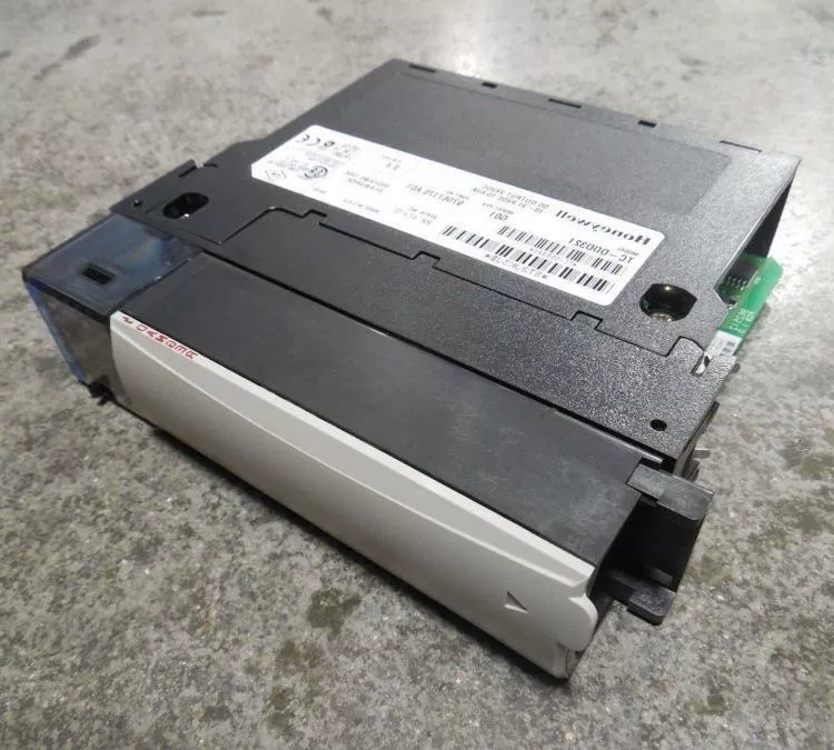 Модуль ввода и вывода CC-TAID01 SF, бесплатная доставка, гарантия один год, оригинальные импортные поставки для продажи