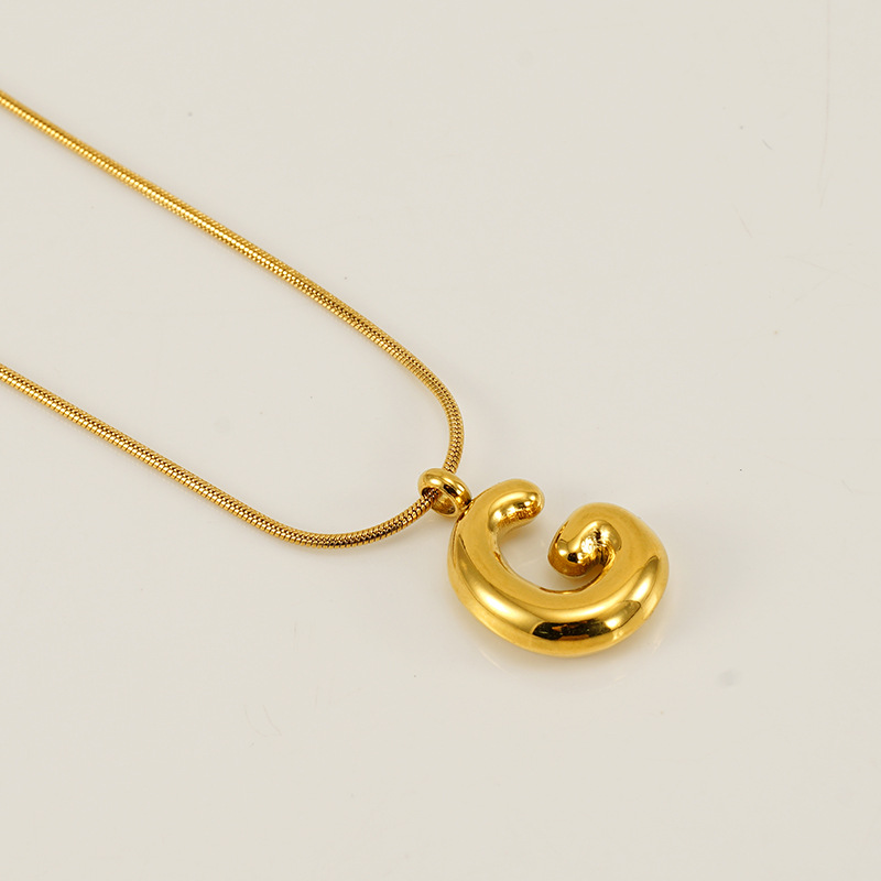 Burbujas transfronterizas 26 letras inglesas colgante brillante collar nicho universal oro acero titanio joyería collar
