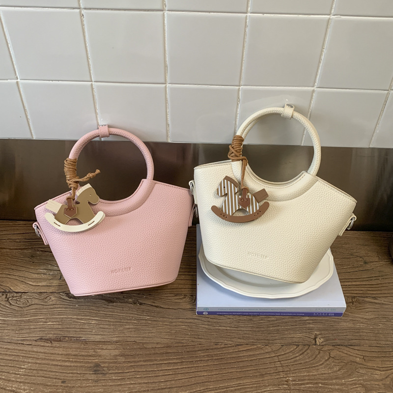 Unique Designer Basket-Style Handbag for Women 2026 New Trendy Bucket Bag Versatile Commuter Shoulder Crossbody Bag