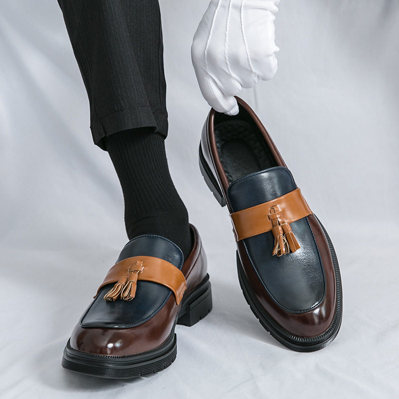 Giày lười nam da PU mũi nhọn phối màu tua rua kiểu Anh, gót thấp 1-3 cm — 2909 nâu xanh lam, 2909 đen trắng