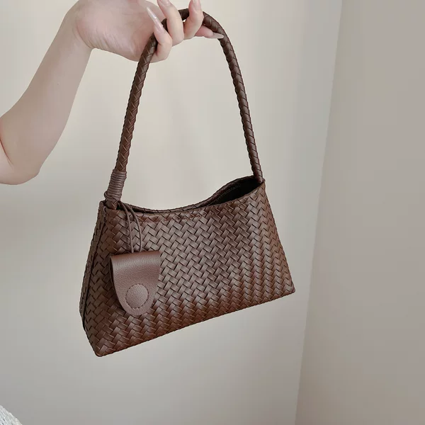 Trendy Woven Underarm Bag, Fashionable Shoulder Handbag, Simple Large-Capacity Niche Personality Commuter Mother-Daughter Bag