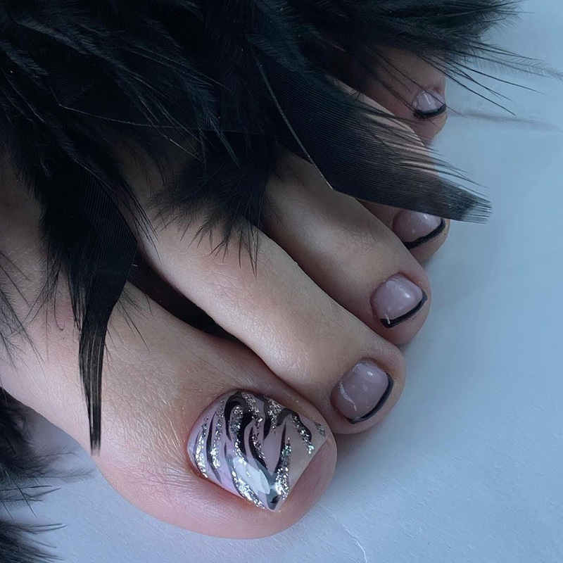 New French style black gold glitter flame pattern foot manicure short toenail piece removable toenail wholesale