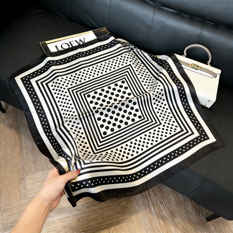 Colección 70*70 nuevo estilo bufanda de seda azul sensación de alta calidad imitación bufanda cuadrada de seda moda todo-fósforo bolsa atada bufanda de pelo