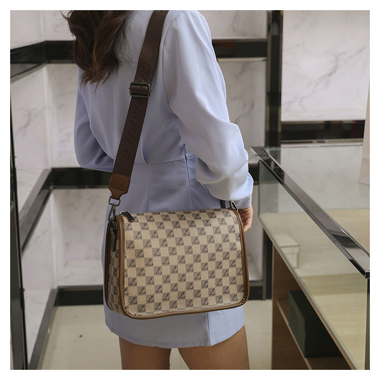 Netizen Women's 2024 New Popular Fashion Print Crossbody Small Square Versatile Broadband Shoulder Pea Bag_voghion.com