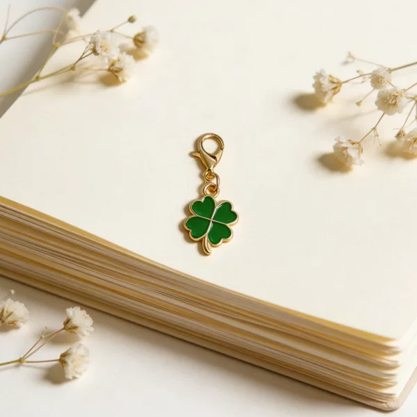 Cross-Border Hot-Selling Alloy Enamel Clover Pendant Phone Bag Charm Women's Keychain USB Flash Drive Charm Small Gift
