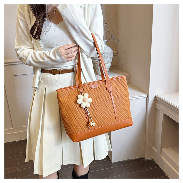 Túi tote nữ cỡ lớn phối màu , túi đeo vai kẹp nách đựng nhiều đồ — Kaki không có mặt dây chuyền, Màu cà phê Không có mặt dây chuyền, Màu nâu vàng không có mặt dây chuyền, Trắng không có mặt dây chuyền chi tiết 28