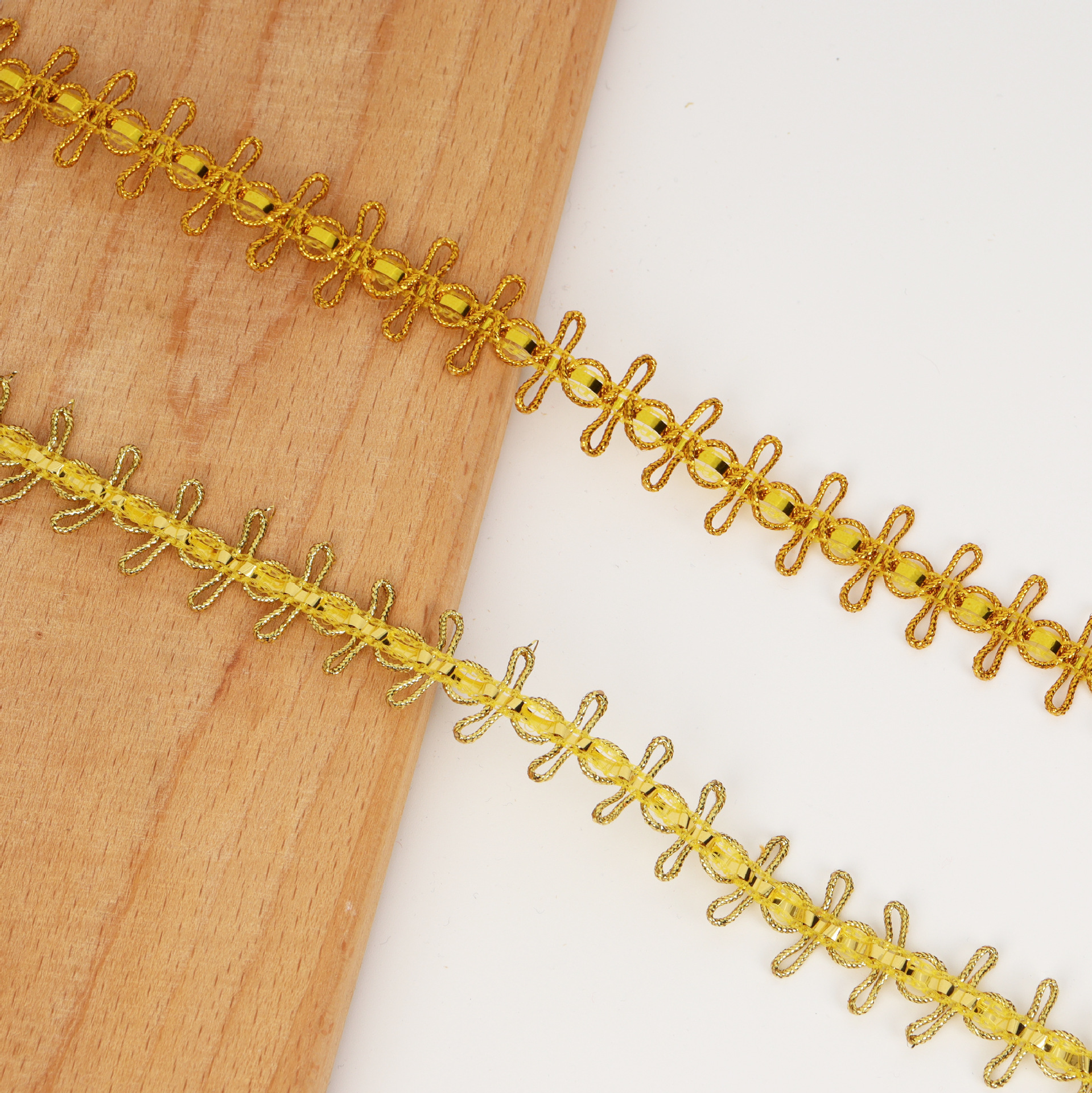 Fábrica directa suministro spot de 2cm de oro y plata encaje ropa accesorios de prendas de vestir decoración de suministros budistas