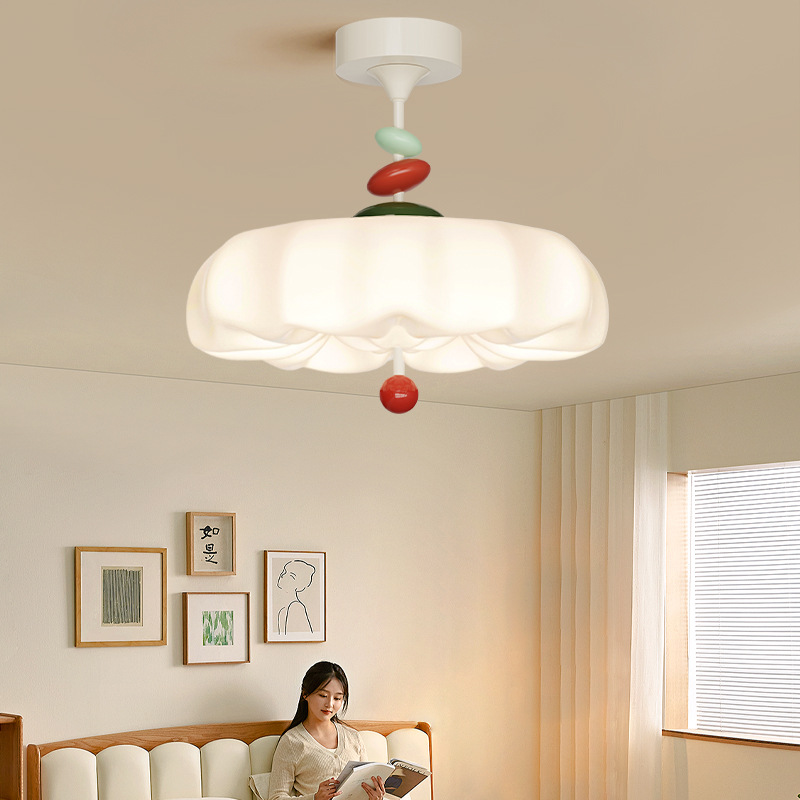 Araña de dormitorio de protección ocular de estilo crema francés Bauhaus lámpara de techo de dormitorio romántica moderna minimalista lámpara de Zhongshan