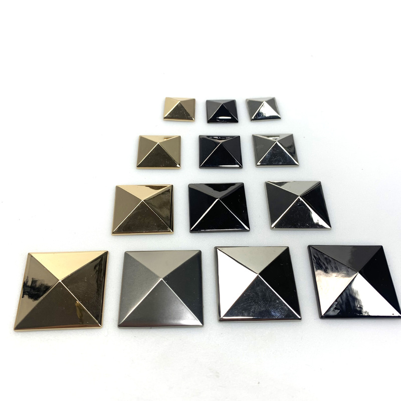 広州の商品の供給源の金属の四方の先はリベットのピラミッドの方にぶつかってねじの低い身にぶつかります。|undefined