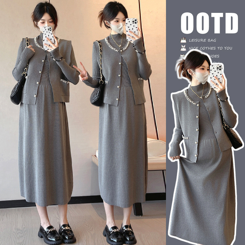Real Shot of Ready-Made Autumn and Winter New Sweater Dress for Pregnant Women, Design Beaded Cardigan Vest Two-Piece Suit Trendy