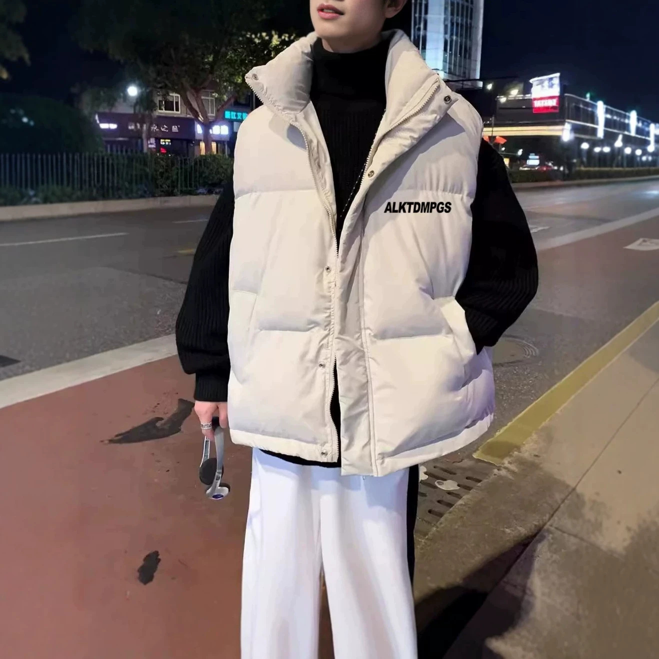 2026 American-style letter print thickened stand-up collar vest, unisex autumn and winter style street style cool and stylish cotton-padded jacket.