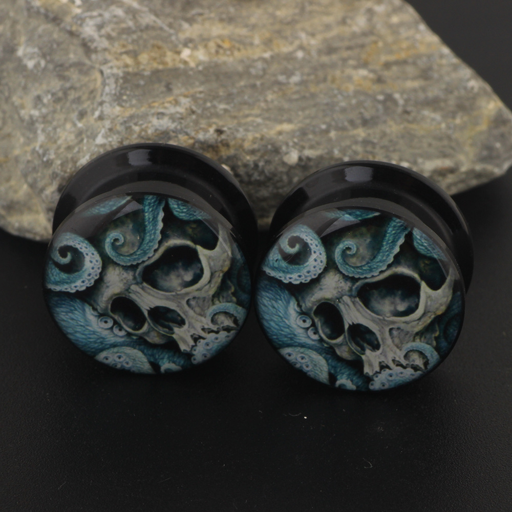 Pointed titanium steel lip stud product view