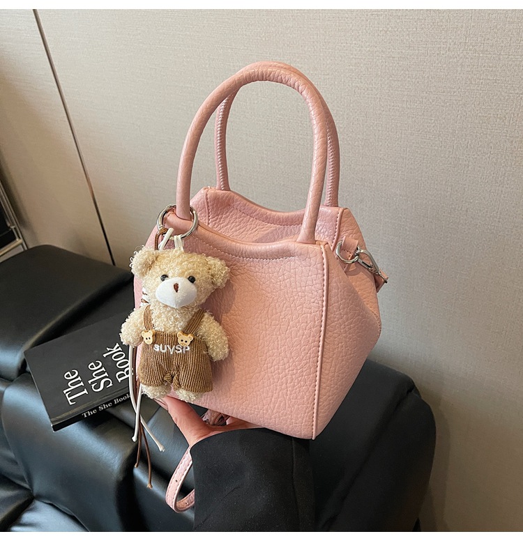 This is a unique, stylish and casual women's bucket bag for the summer of 2025. It's a Korean style single-shoulder crossbody women's bag with a sense of fashion undefined