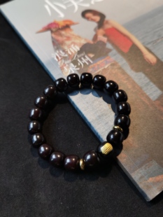 ������؂������ִ���Ůͬ��