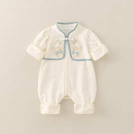 婴儿秋季衣服2025新款女宝宝爬服中国风长袖复古新生儿连体衣