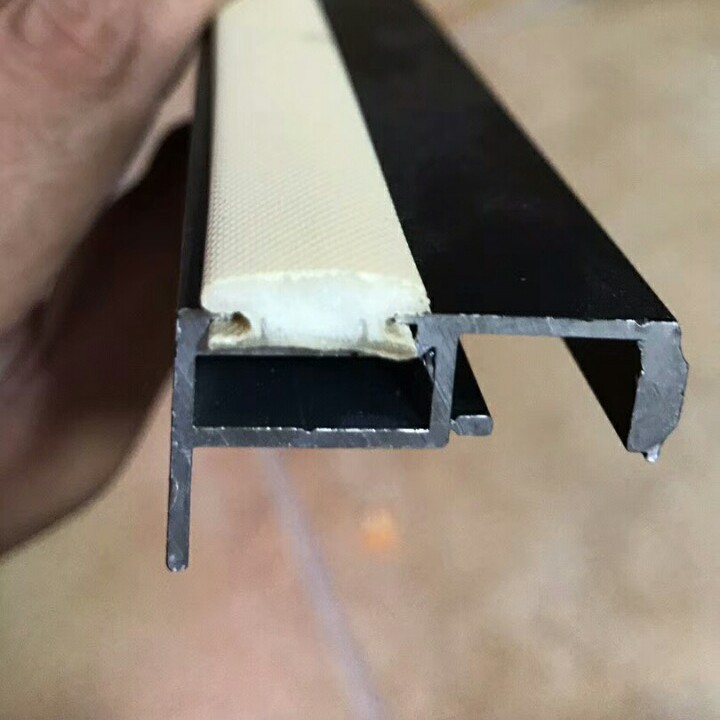 衣柜移门推拉门防撞条 pu包覆穿插防撞条 毛条皮条胶条卡天