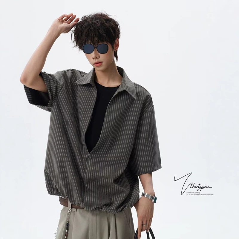 Fake Two-Piece Shirt for Men 2026 Summer New V-Neck Vertical Striped Shirt Trendy Elastic Hem Short Sleeve Shirt Fake Two-Piece Shirt for Men 2026 Summer New V-Neck Vertical Striped Shirt Trendy Elastic Hem Short Sleeve Shirt