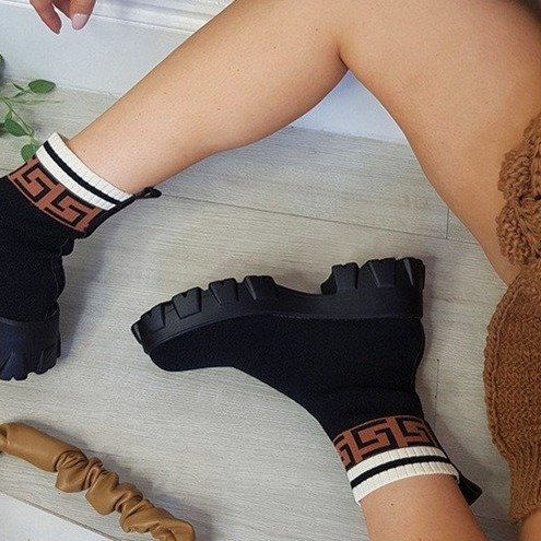 Trade Large Størrelse Sort Martin Støvler Til Kvinder Efterår Og Vinter Ny Stil Flue Strikket Rundt Hoved Polyurethan ærmer Sokker_voghion.com