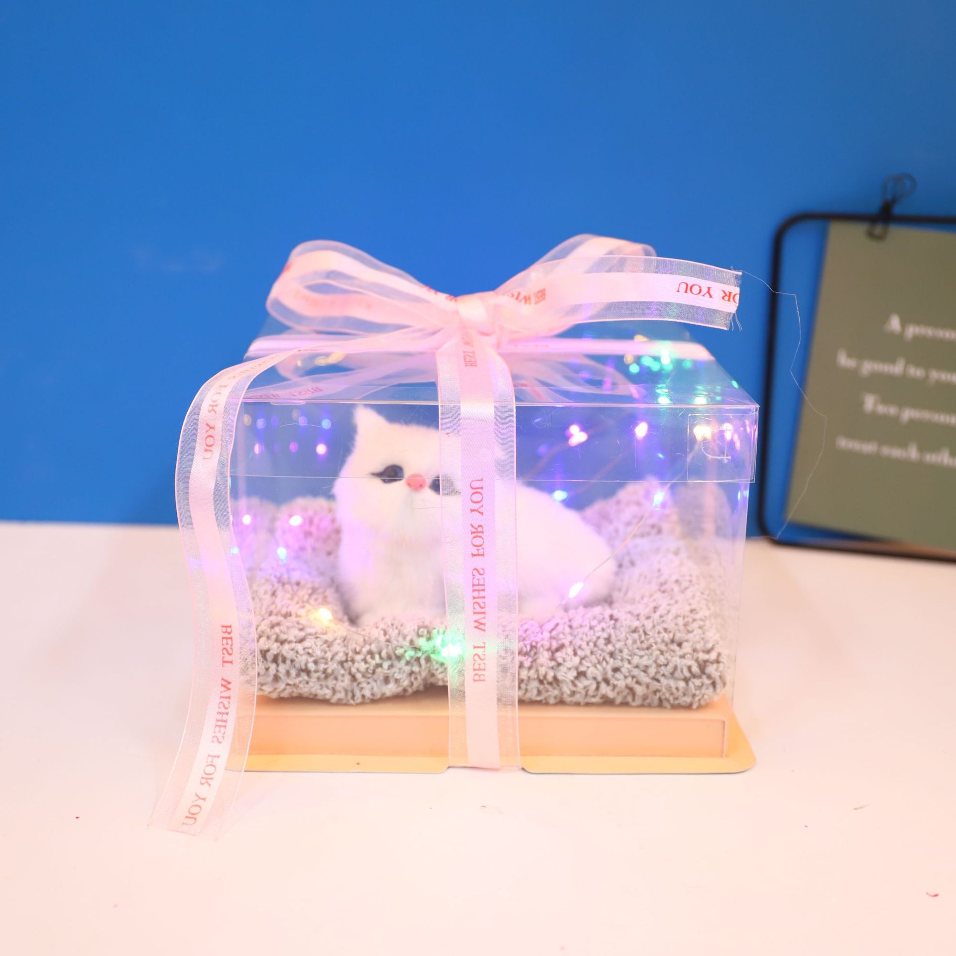 Bamboo charcoal mat squatting cat (white)