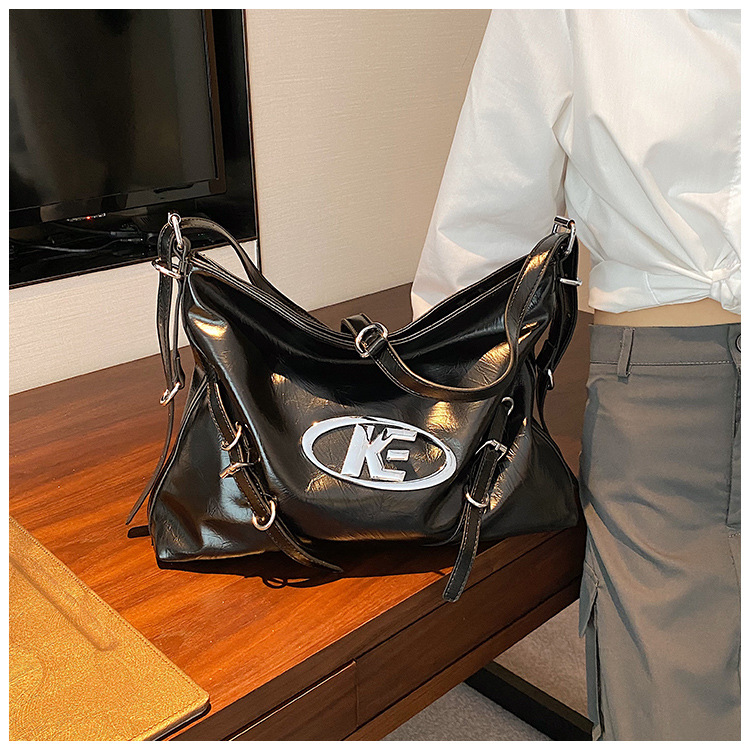 Tragbare, modische Strukturtasche mit großem Fassungsvermögen für Damen, neue Pendler-Einkaufstasche, einfache Achseltasche für alle Gelegenheiten, 2023_voghion.com