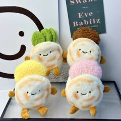 ネットの赤いかわいい萌えのぬいぐるみのキーホルダーの小さいペンダントのおもちゃのぬいぐるみの人形の包みは飾ります。