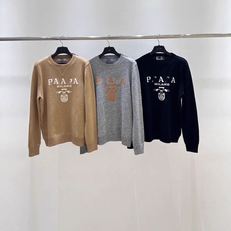 High-Definition Triangle Logo Classic Letter Jacquard Round Neck Sweater Autumn and Winter New Soft and Versatile Fashionable Sweater High-Definition Triangle Logo Classic Letter Jacquard Round Neck Sweater Autumn and Winter New Soft and Versatile Fashionable Sweater