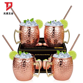 酒杯;冰桶、冰夹;调酒器